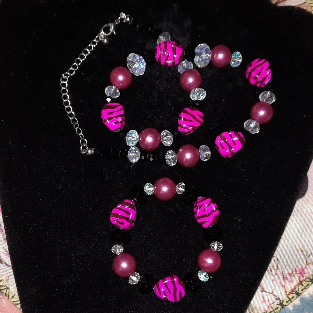 set Animal Print black and pink Girl's beaded jewelry Necklace & Bracelet